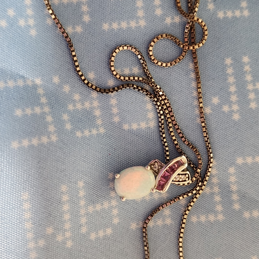 Beautiful Helzberg Diamonds Sterling Opal Pink Sapphire Necklace